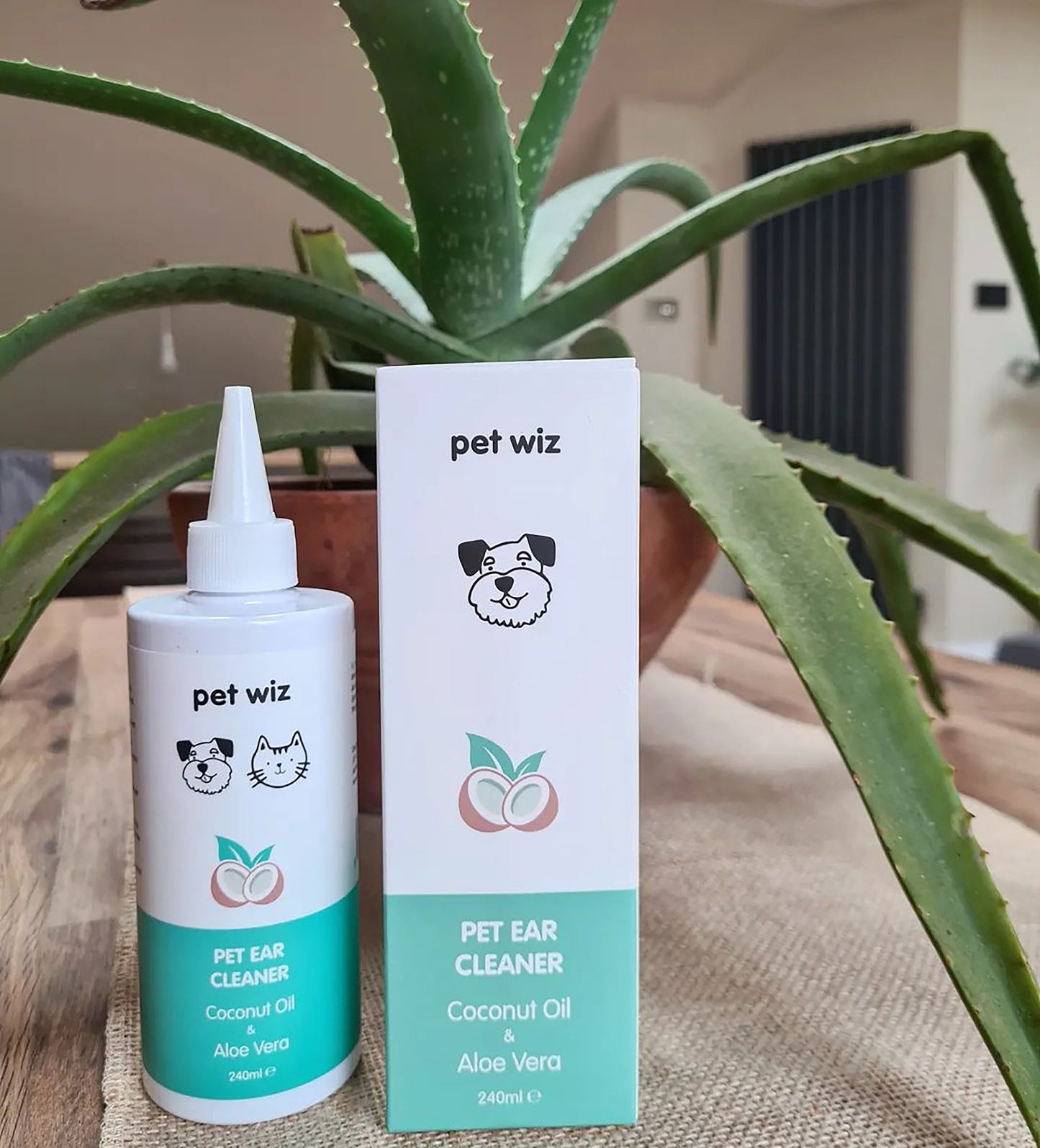 Ear Cleaner for Dogs & Cats - Coconut Oil & Aloe Vera