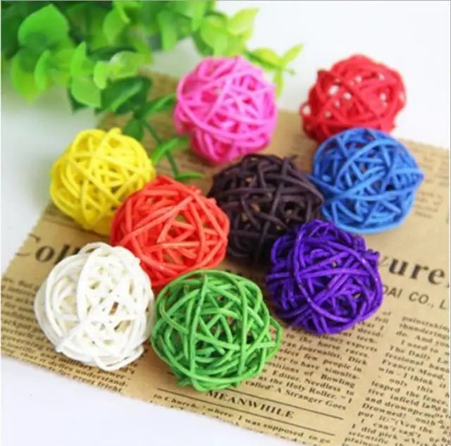 10pcs/lot Multicolor Color Sepak Takraw Parrot Chewing Toy Ball Pet Bird Scratching Toy Pet Chewing Toy Bird Supplies